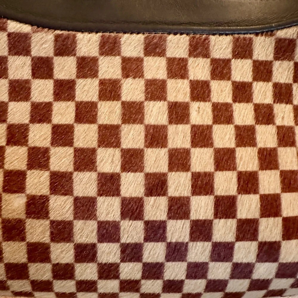 Authentic Louis Vuitton Sauvage Tigres Handbag - Picture 11 of 11